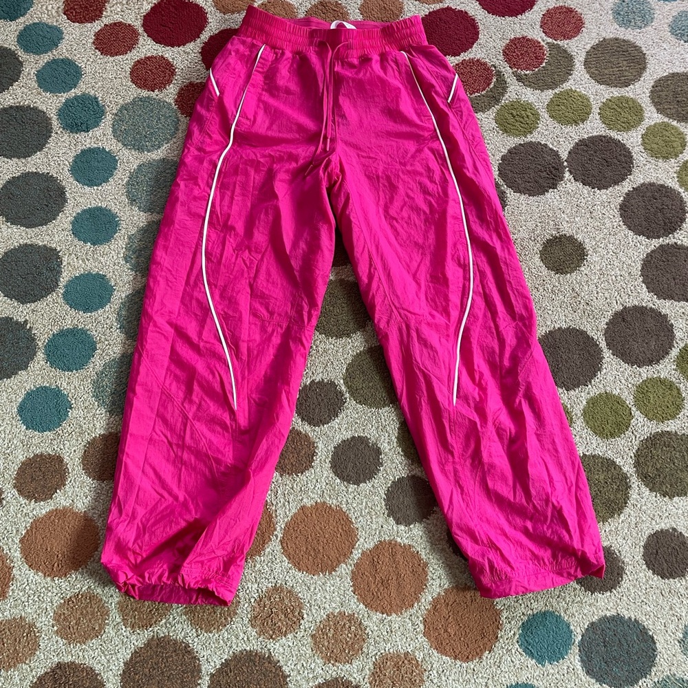 Lululemon License to Train Mid-Rise Lightweight Joggers. Size 4.
